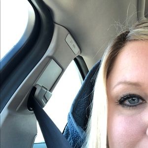 Meet your Posher, Emilie